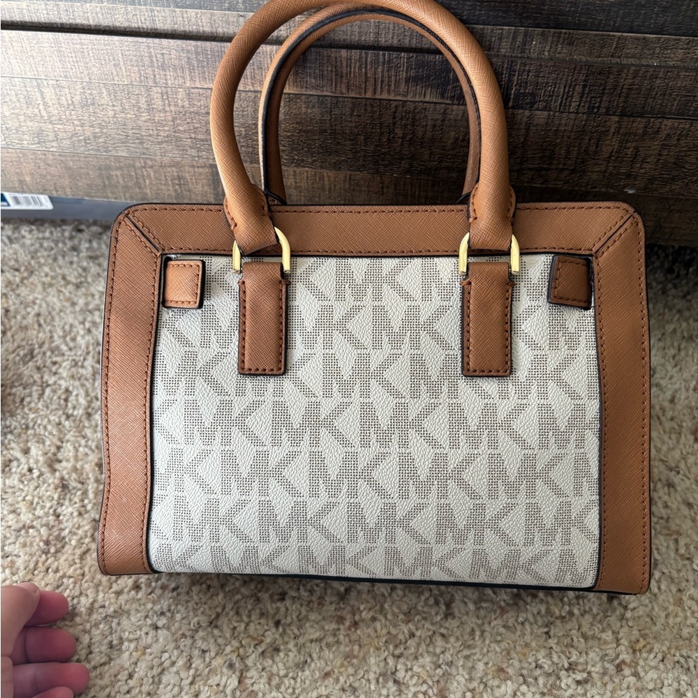 Michael Kors Tan and Cream Logo Handbag and Wallet - Picture 5 of 6